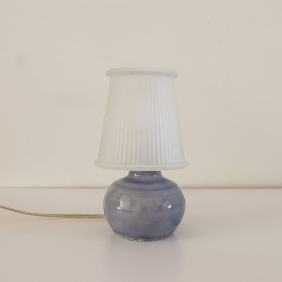Glass shade mini lamp