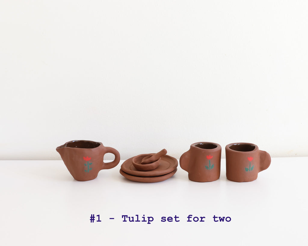 Kids play tea set