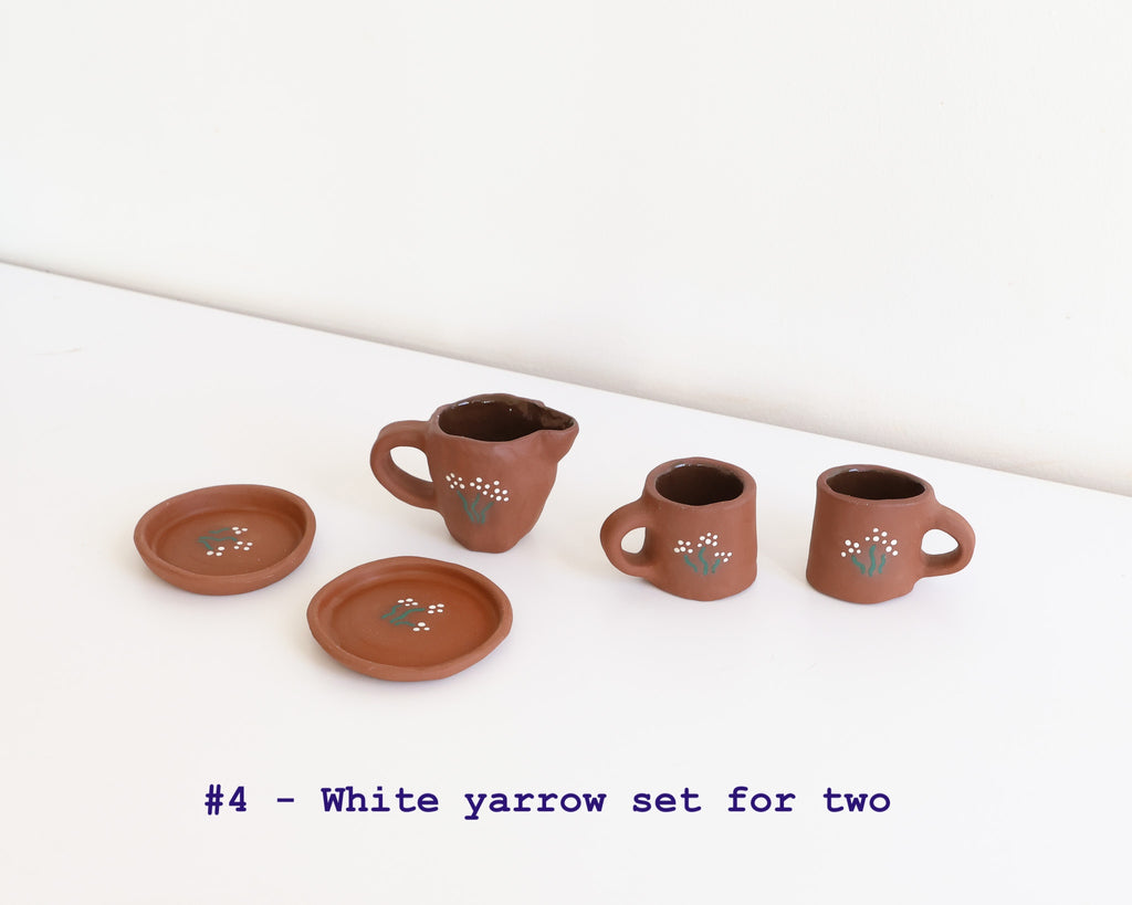 Kids play tea set