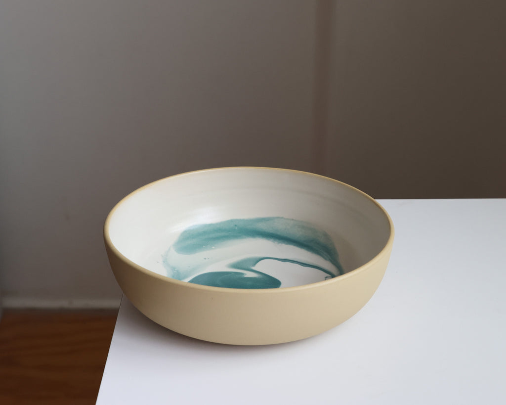 Shallow bowl