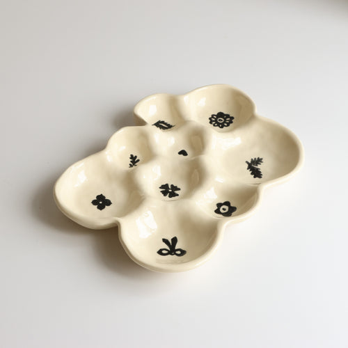 Trinket tray, monochrome