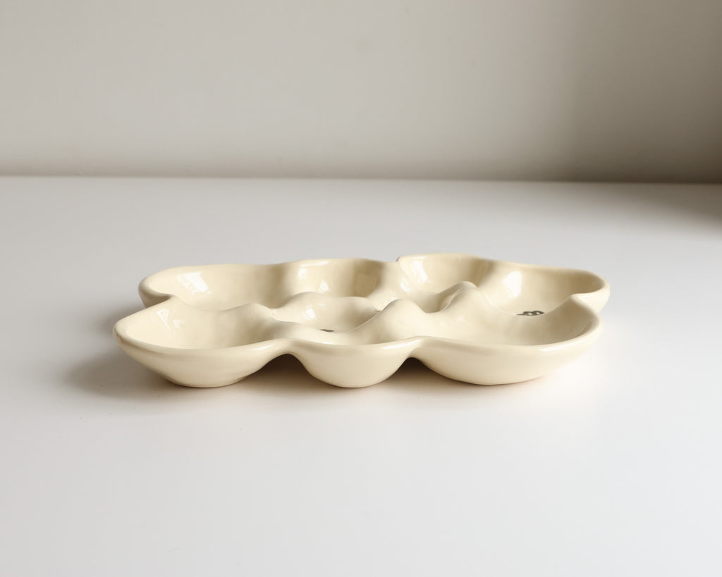 Trinket tray, monochrome