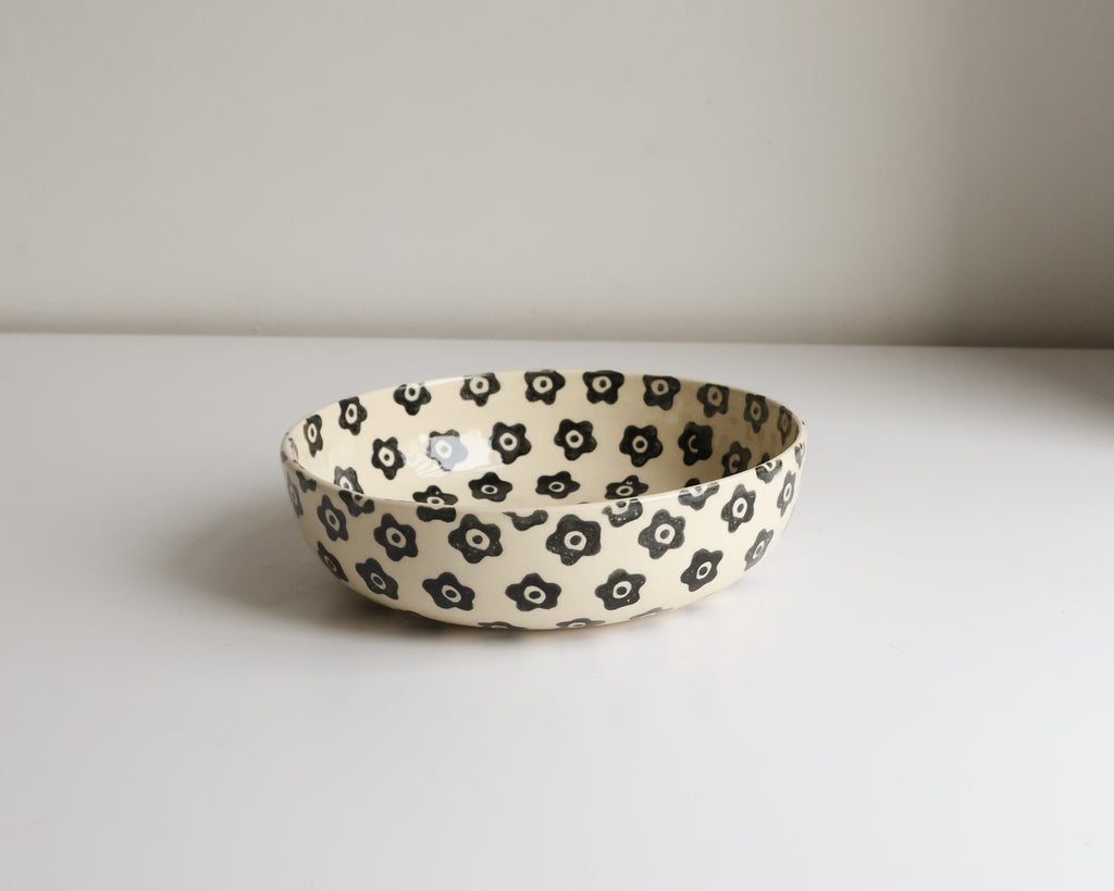 Ditsy print shallow bowl