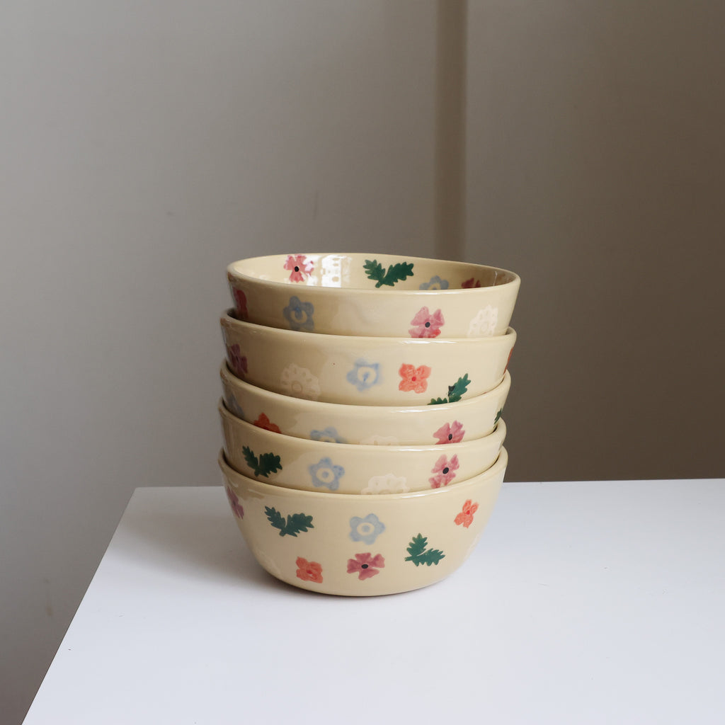 Flower print breakfast bowl