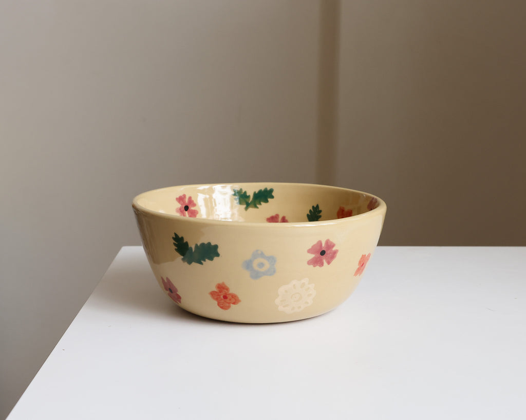 Flower print breakfast bowl