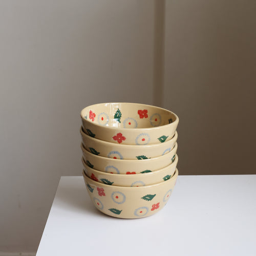 Flower print breakfast bowl