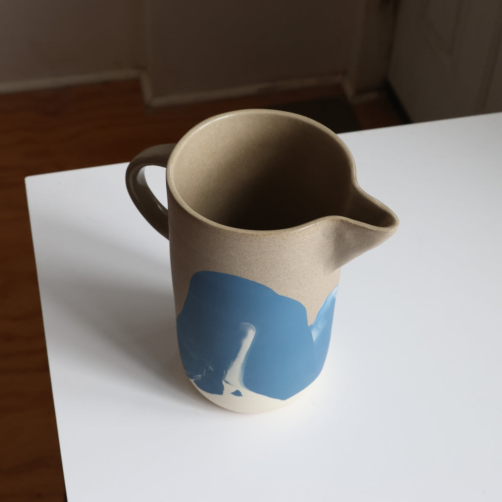 Beach pitcher