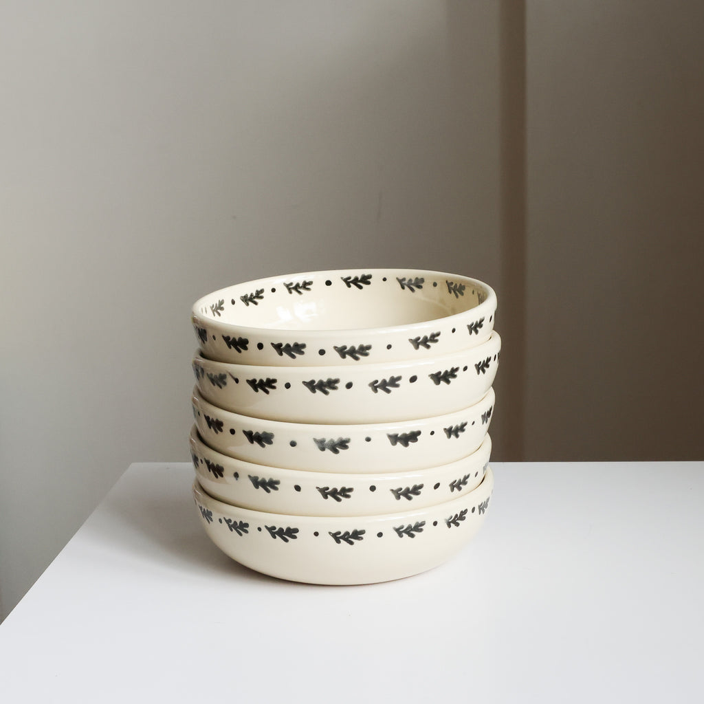 Pigeon snack bowl