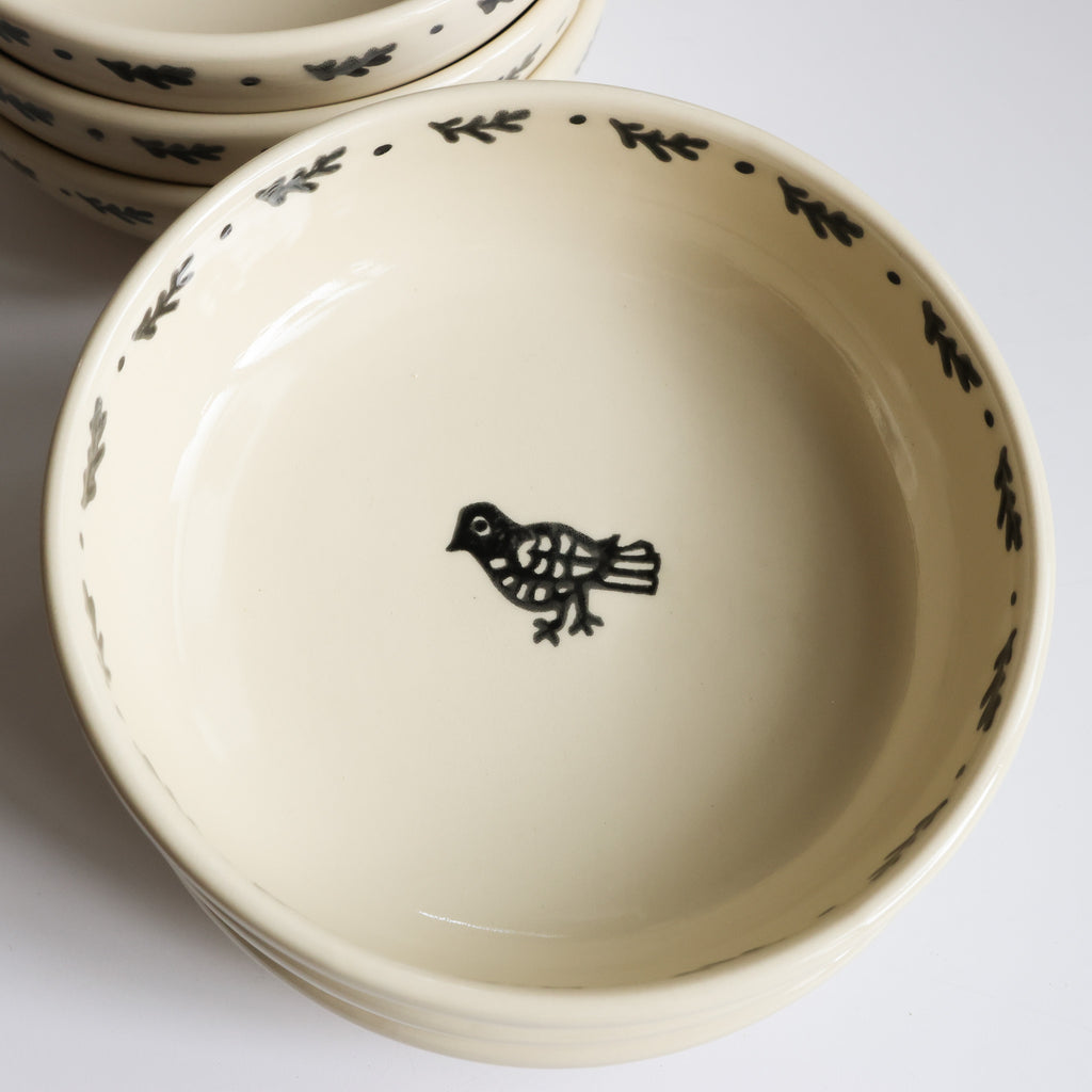 Pigeon snack bowl