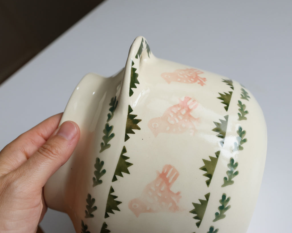 Pigeon spoon crock