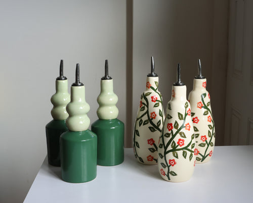 Oil pourers