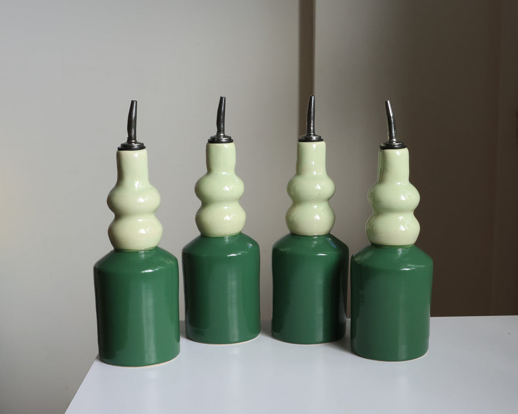 Oil pourers