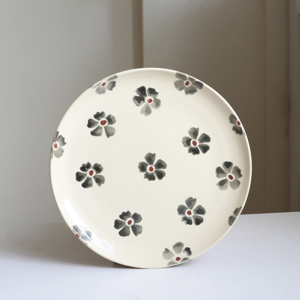 Floral dinner plate