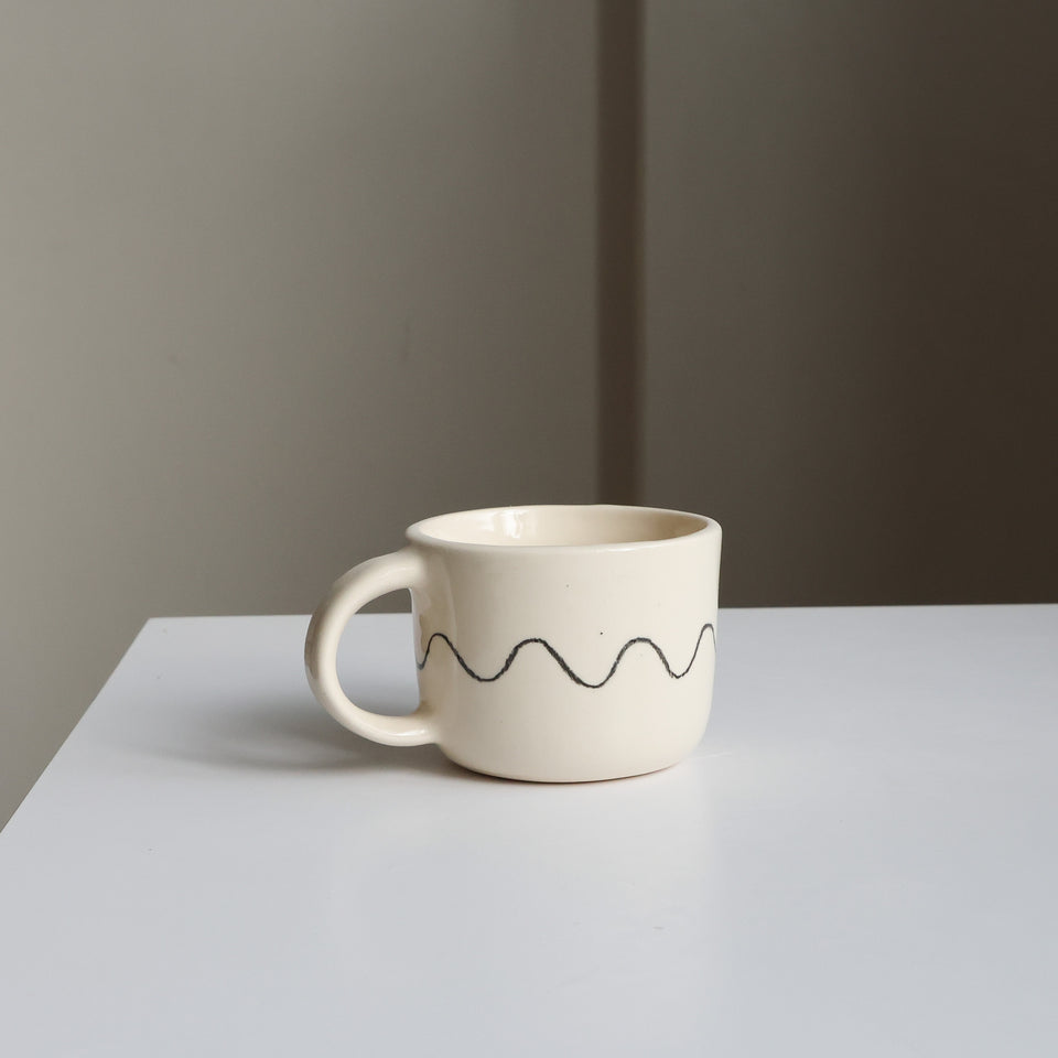Do Good
Traditional mug