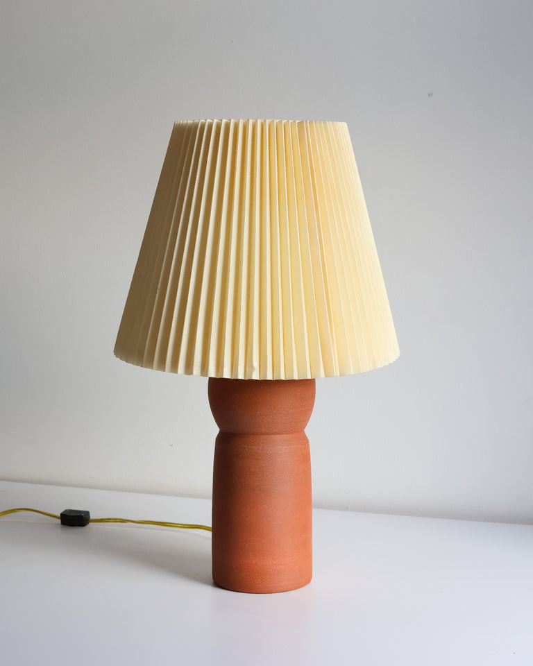 Lamp: pedestal