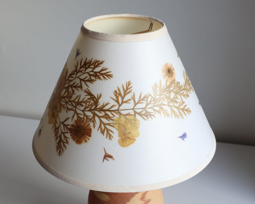 Lamp: field of flowers