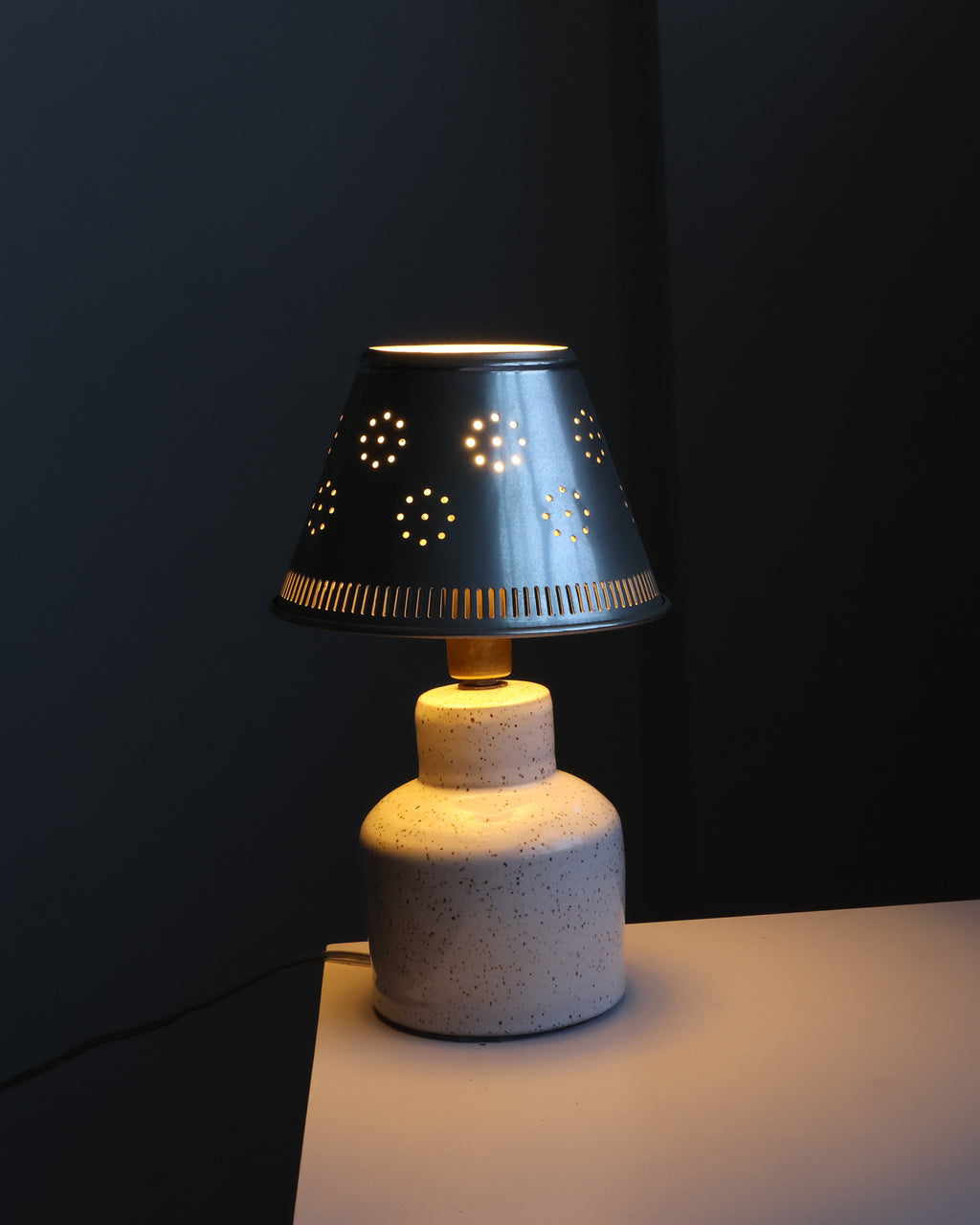 Set of 2 lamps: tin shade