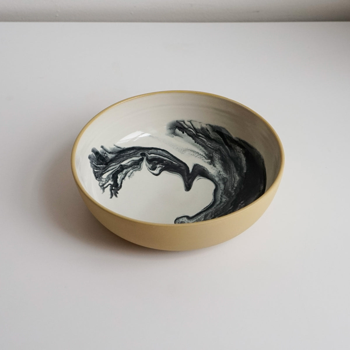 Helen Levi Shallow bowl